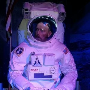 Meet your Posher, Christopher